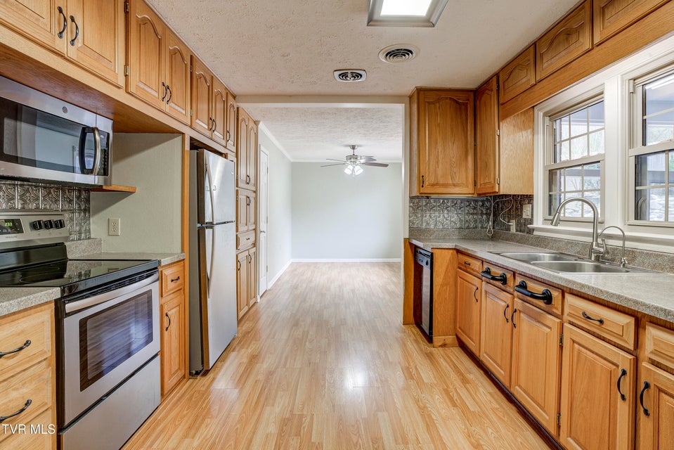 Photo #11: 1208 Robinhood Road