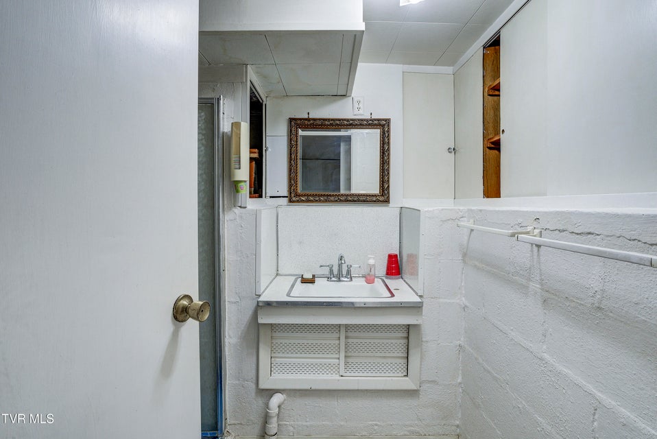 Photo #41: 1208 Robinhood Road