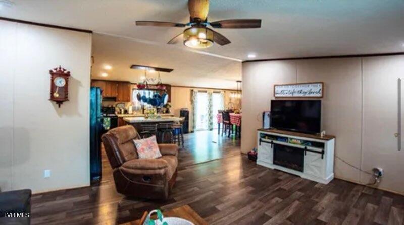 Photo #5: 1029 Red Bud Lane