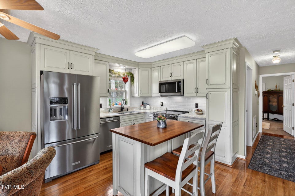 Photo #7: 12138 Dettor Road