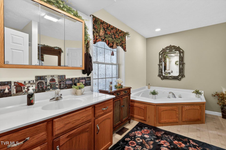 Photo #14: 12138 Dettor Road