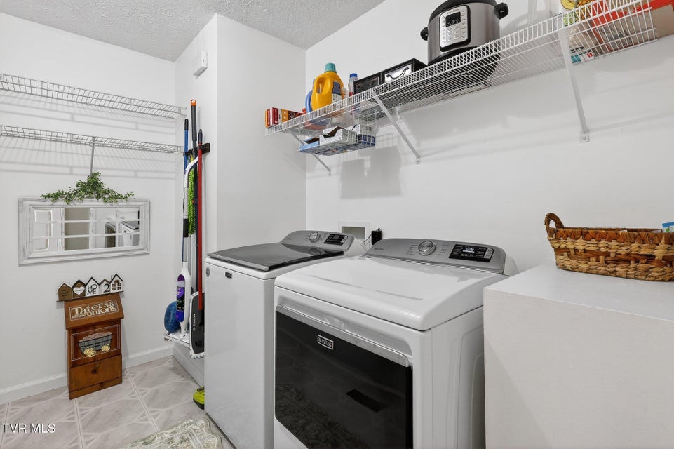 Photo #17: 12138 Dettor Road