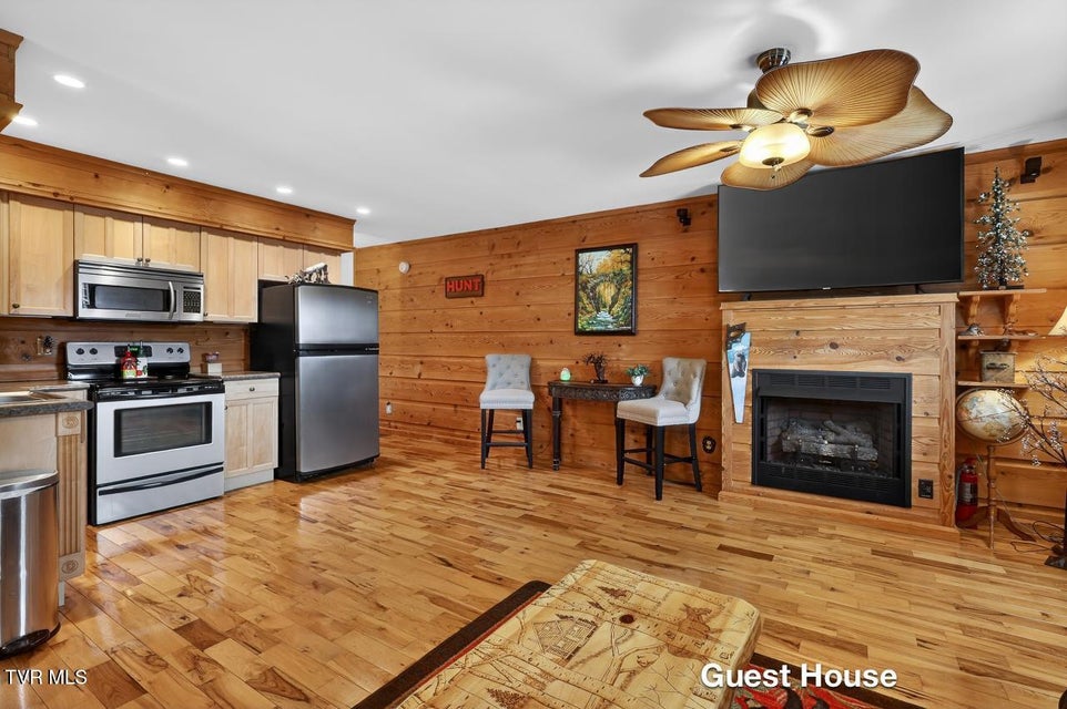 Photo #43: 12138 Dettor Road