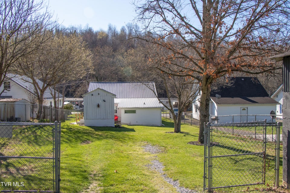 Photo #10: 1826 Pittstown Road