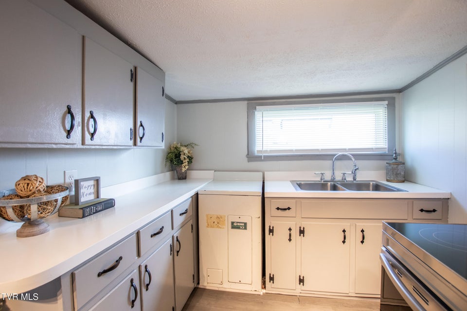 Photo #20: 1826 Pittstown Road