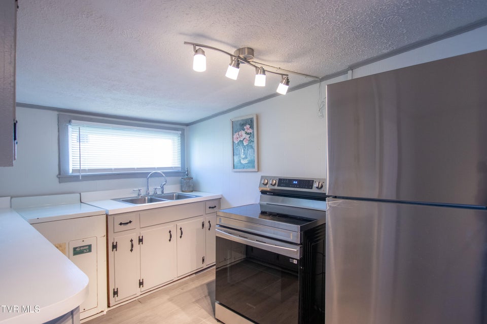 Photo #21: 1826 Pittstown Road