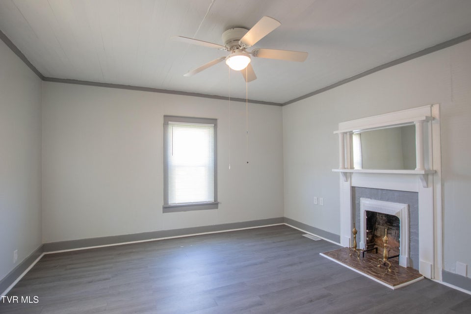 Photo #33: 1826 Pittstown Road