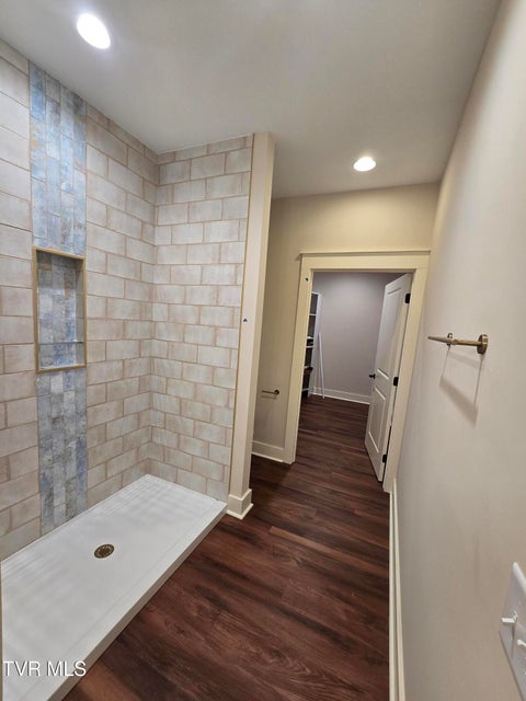 Photo #14: 1616 Maple Ridge Court