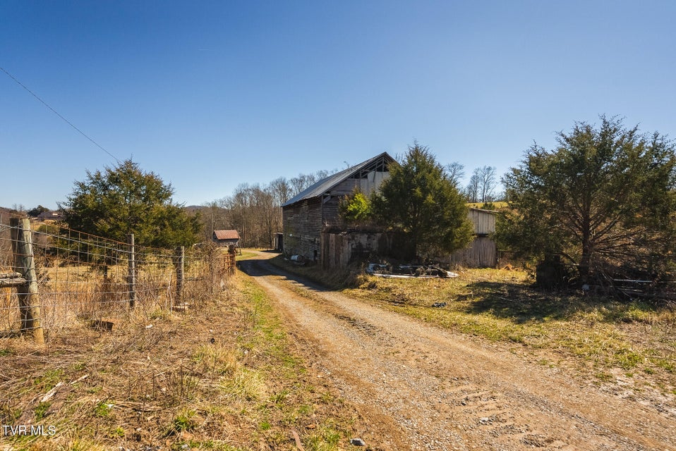 Photo #41: 179 Sutton Hollow Road