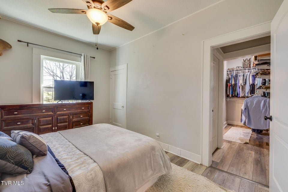 Photo #16: 258 Forest View Drive