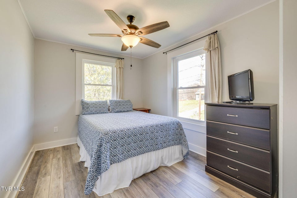 Photo #21: 258 Forest View Drive