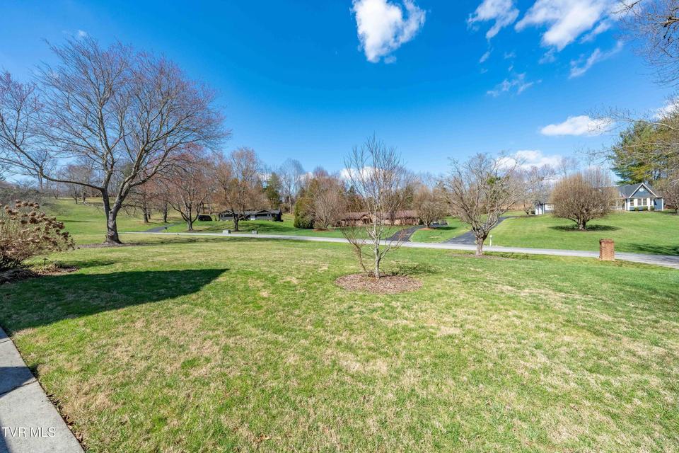 Photo #45: 746 Quail Hollow Drive