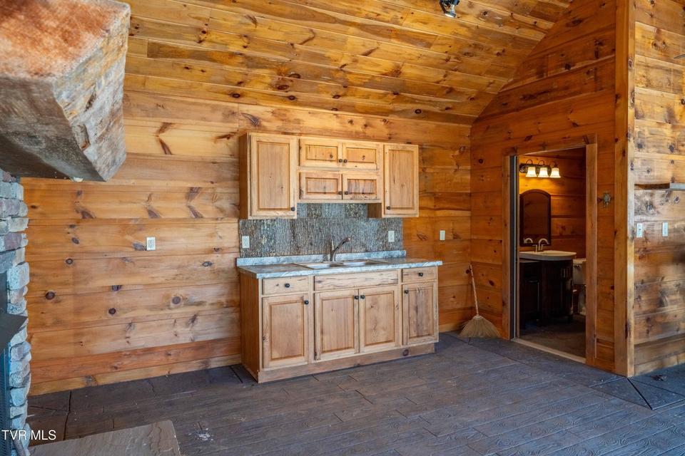 Photo #63: 746 Quail Hollow Drive