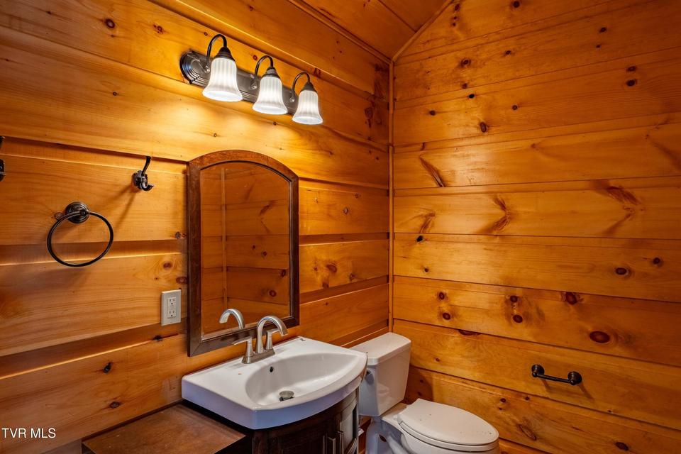 Photo #61: 746 Quail Hollow Drive