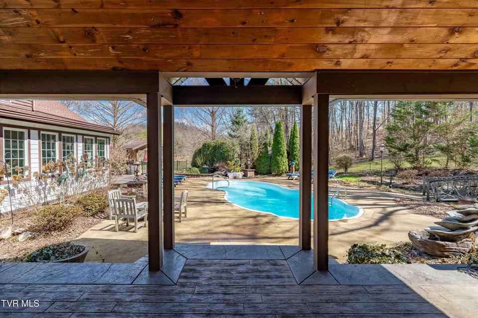 Photo #60: 746 Quail Hollow Drive