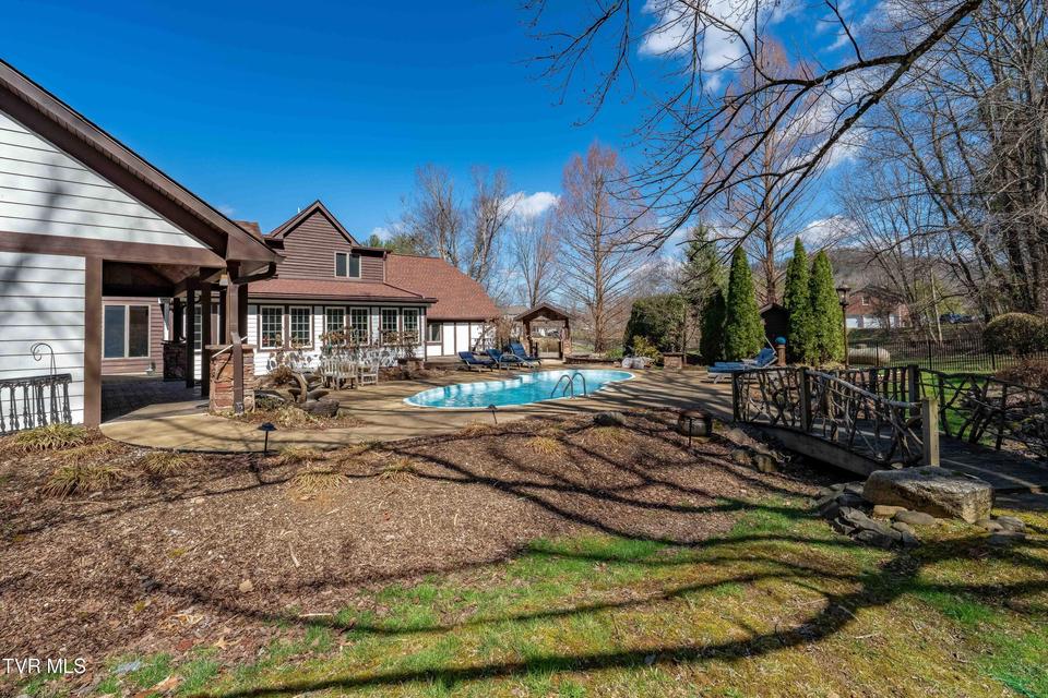 Photo #70: 746 Quail Hollow Drive