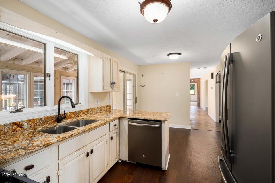 Photo #17: 746 Quail Hollow Drive