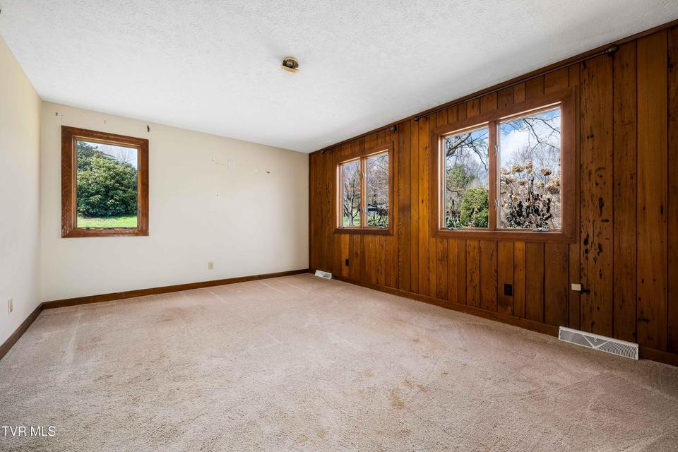 Photo #25: 746 Quail Hollow Drive