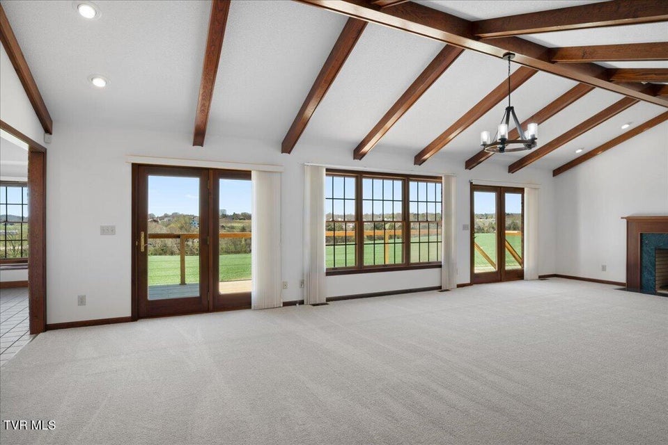 Photo #9: 185 Appian Way