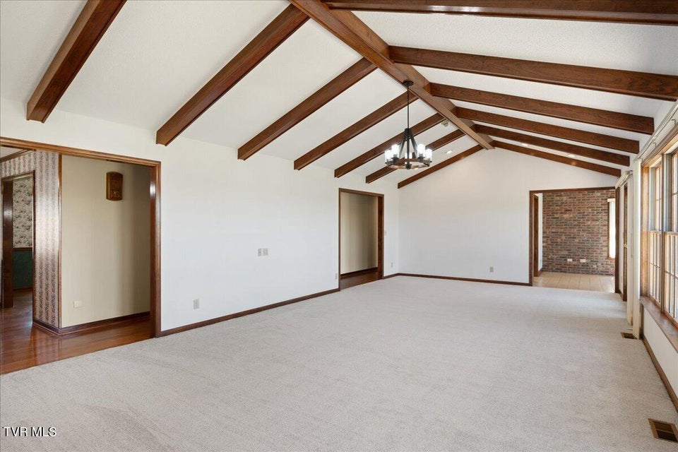 Photo #12: 185 Appian Way