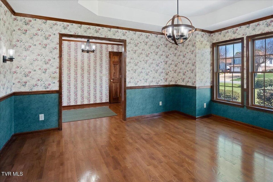 Photo #15: 185 Appian Way