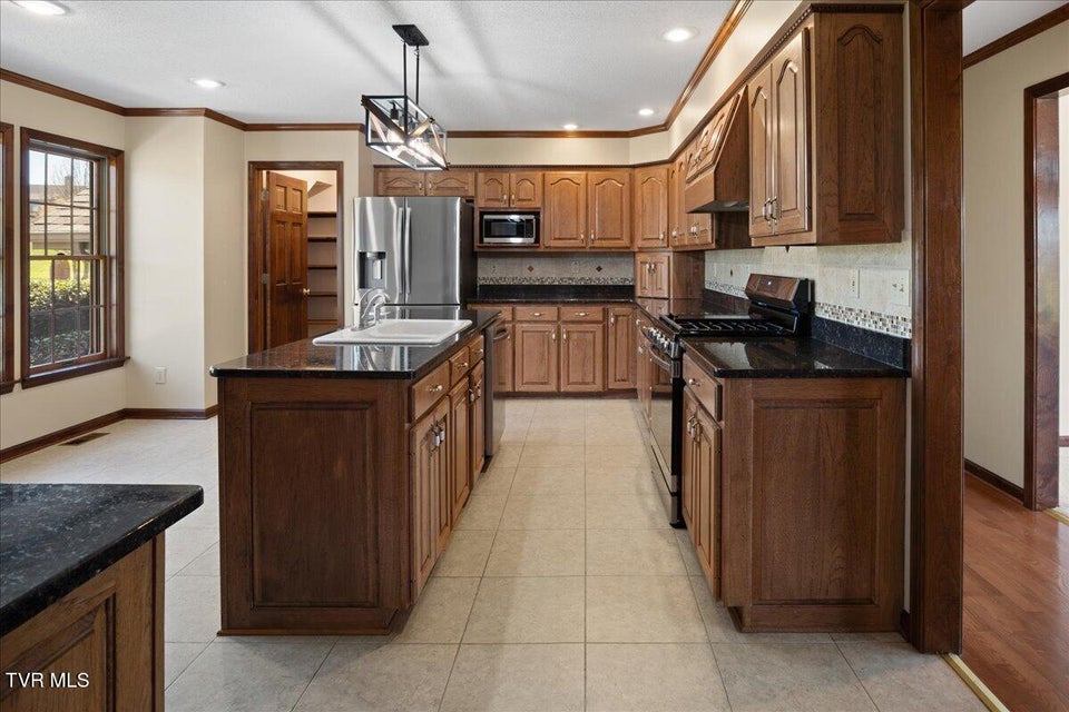 Photo #17: 185 Appian Way