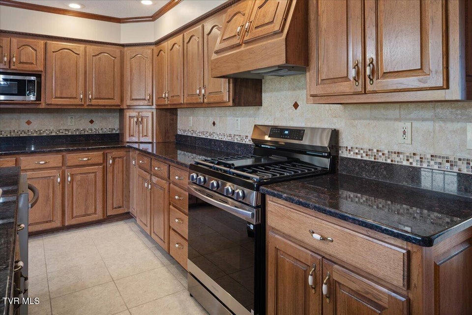 Photo #19: 185 Appian Way