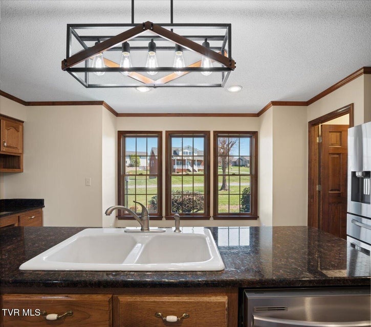 Photo #20: 185 Appian Way