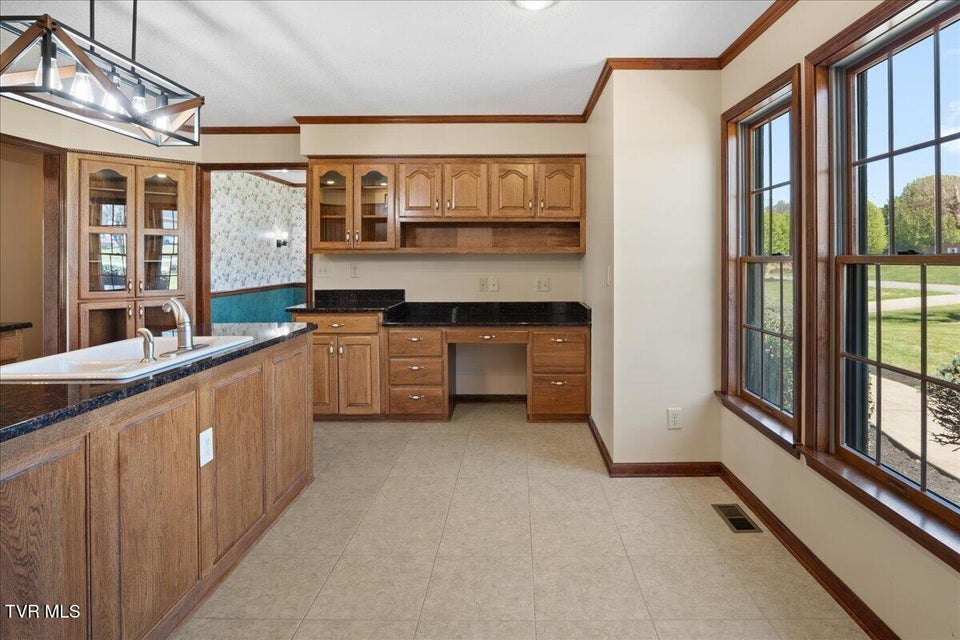 Photo #22: 185 Appian Way