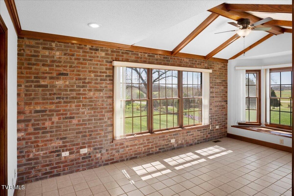 Photo #25: 185 Appian Way