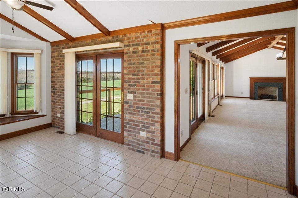 Photo #27: 185 Appian Way