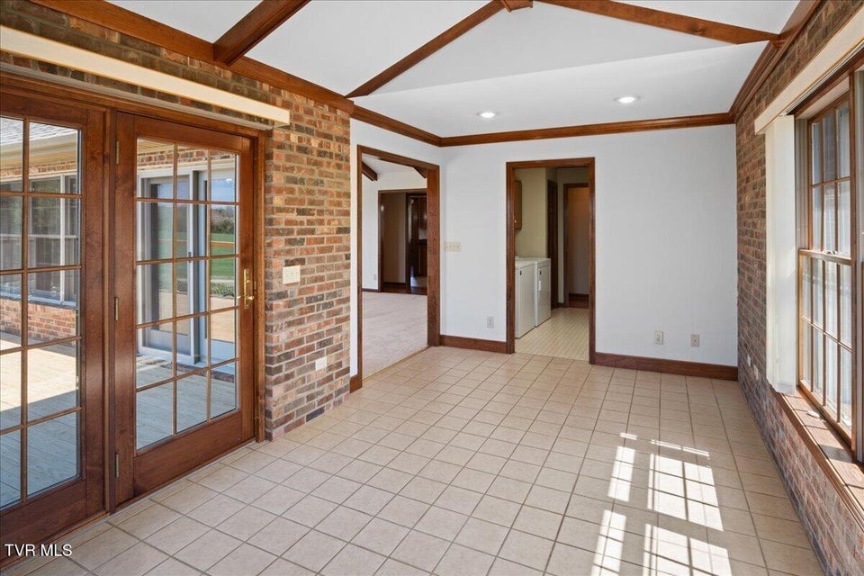 Photo #28: 185 Appian Way