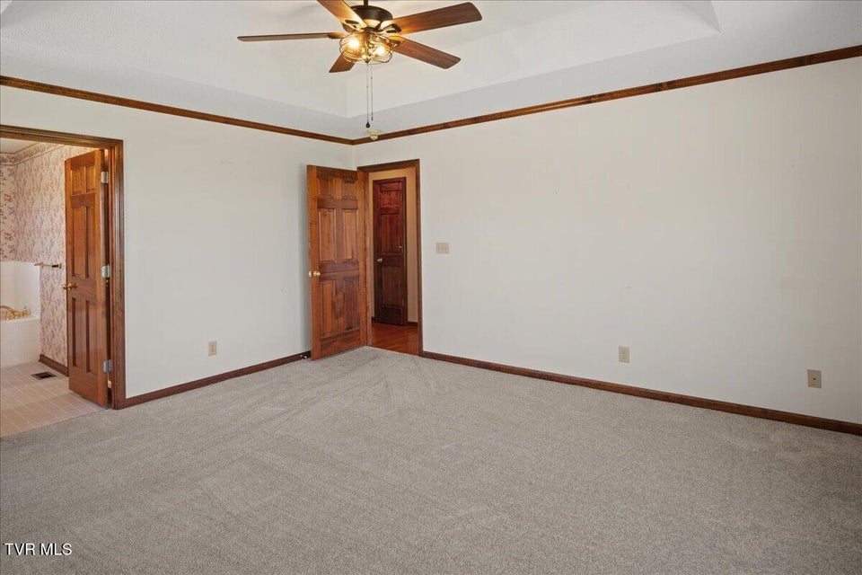 Photo #31: 185 Appian Way