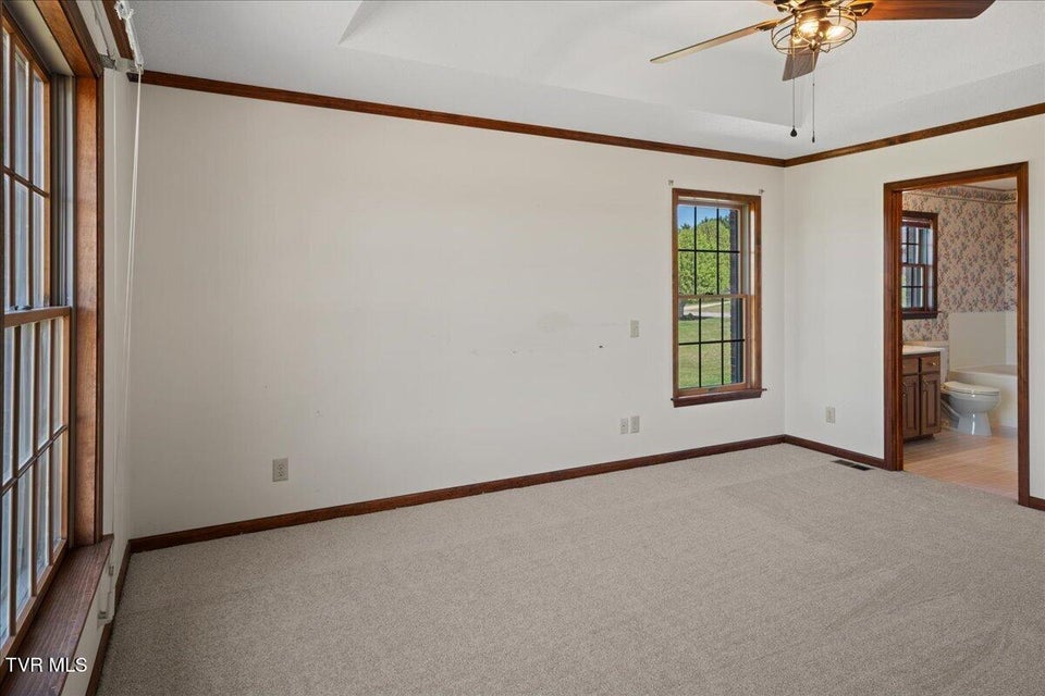 Photo #32: 185 Appian Way