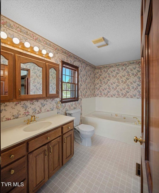 Photo #34: 185 Appian Way