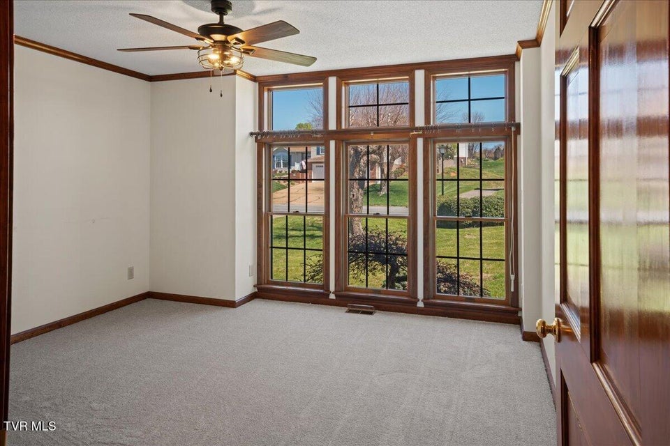 Photo #43: 185 Appian Way