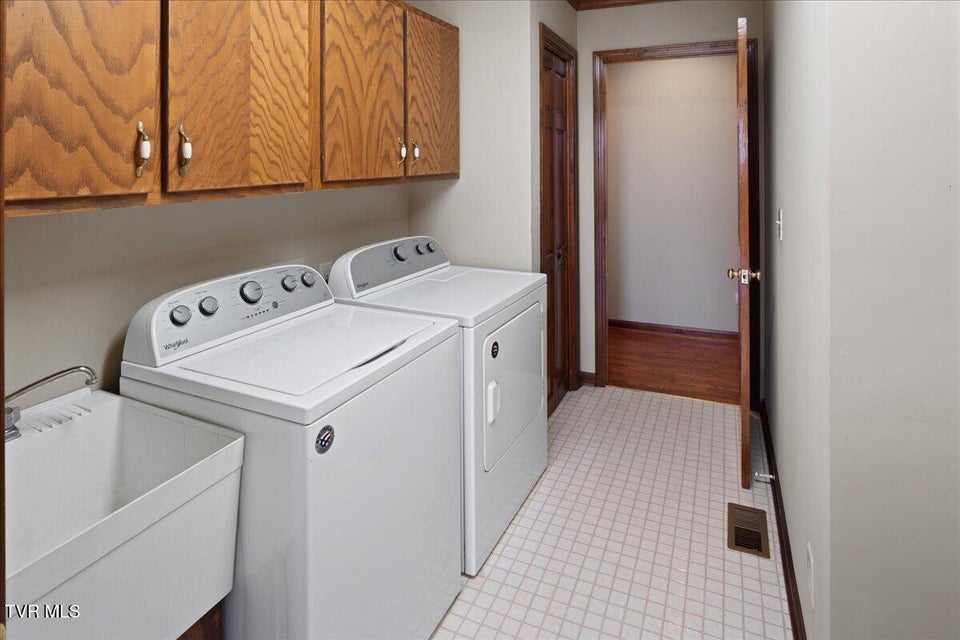 Photo #45: 185 Appian Way