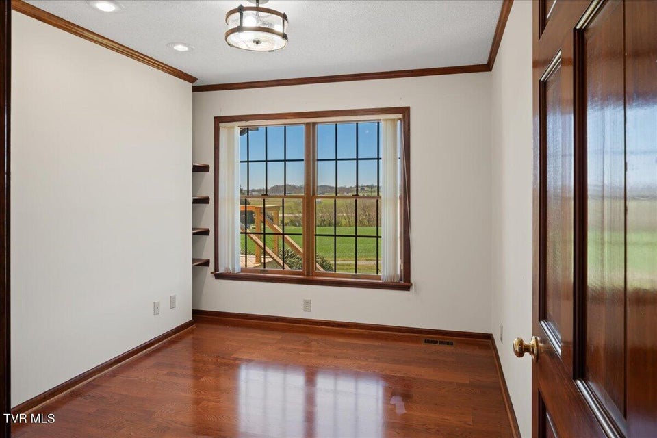 Photo #46: 185 Appian Way