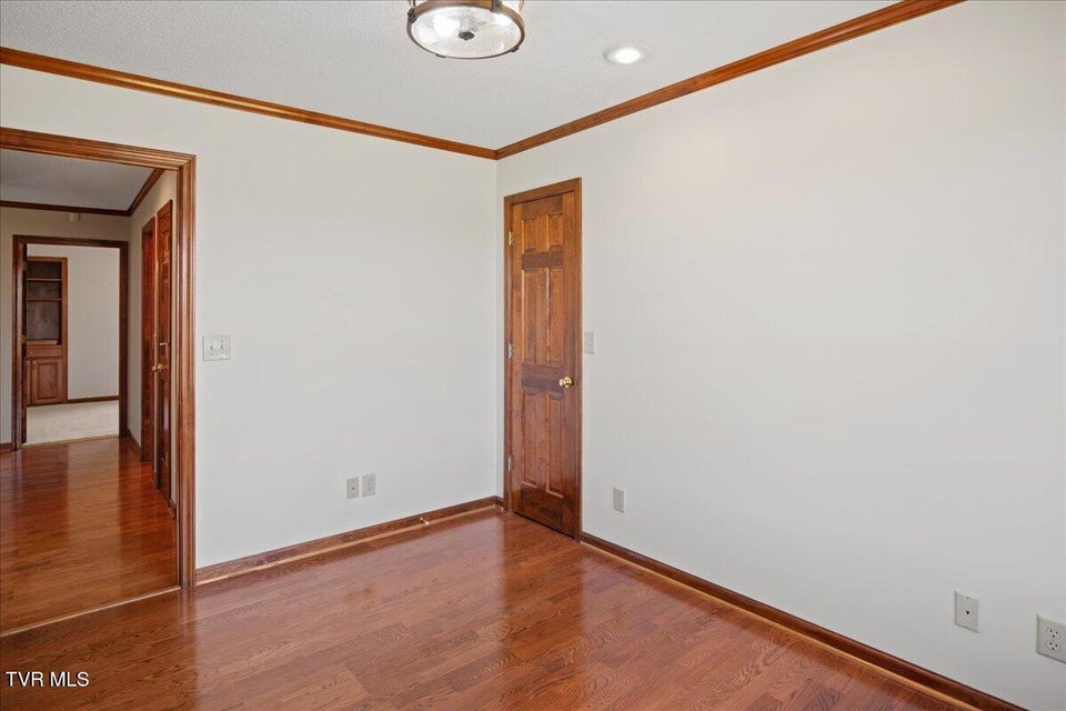 Photo #47: 185 Appian Way