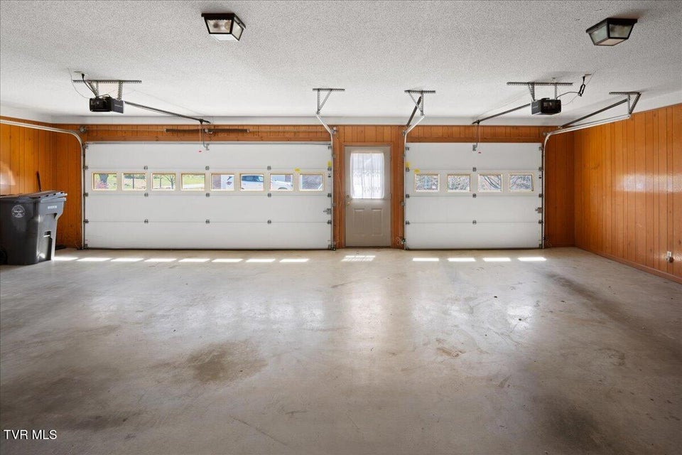 Photo #48: 185 Appian Way