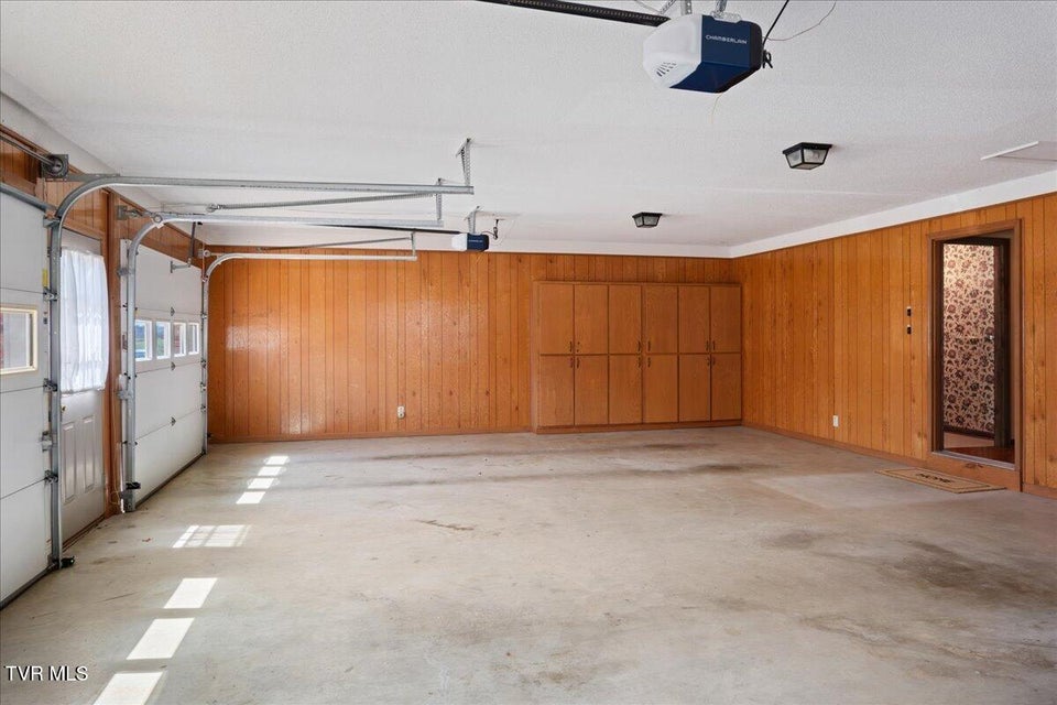 Photo #49: 185 Appian Way