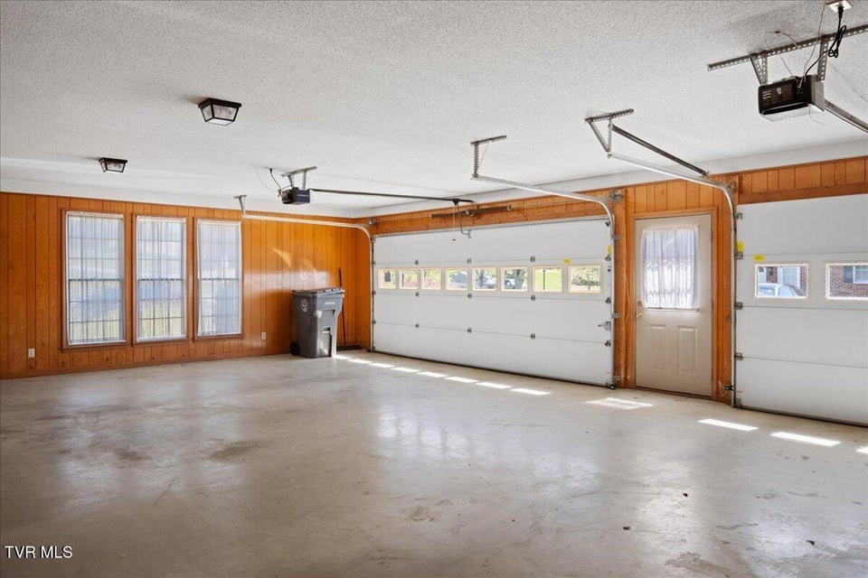 Photo #50: 185 Appian Way