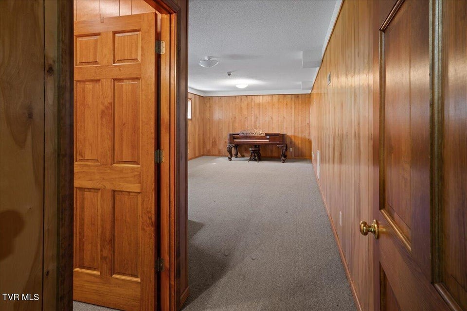 Photo #51: 185 Appian Way