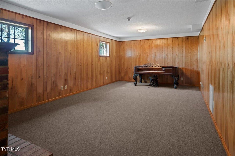 Photo #52: 185 Appian Way