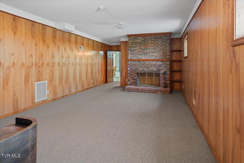 Photo #53: 185 Appian Way