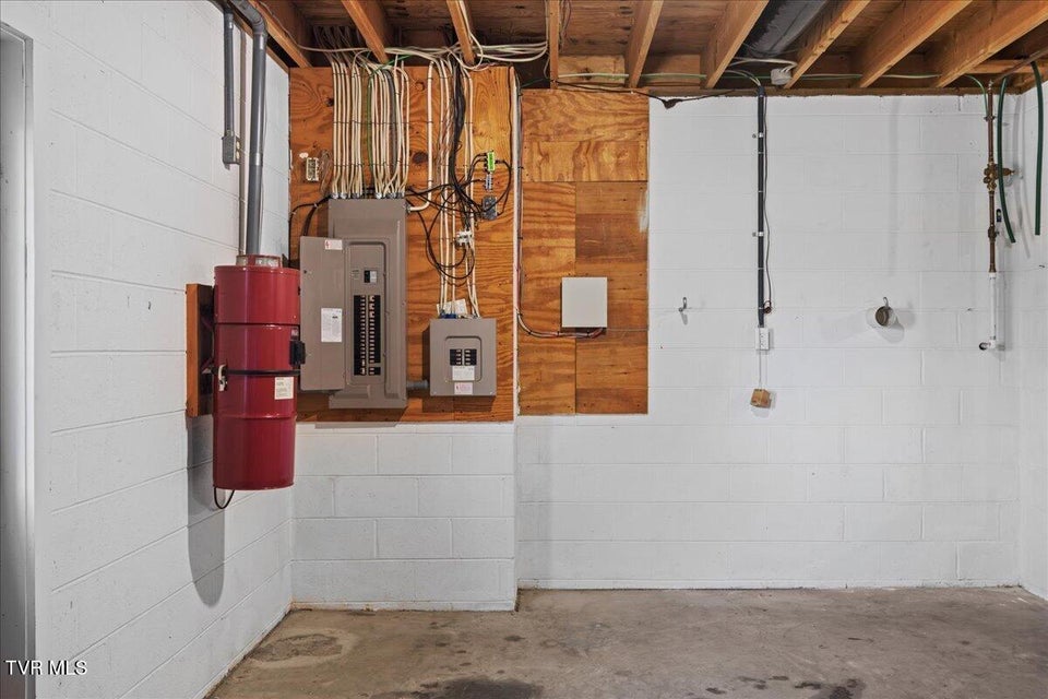 Photo #61: 185 Appian Way