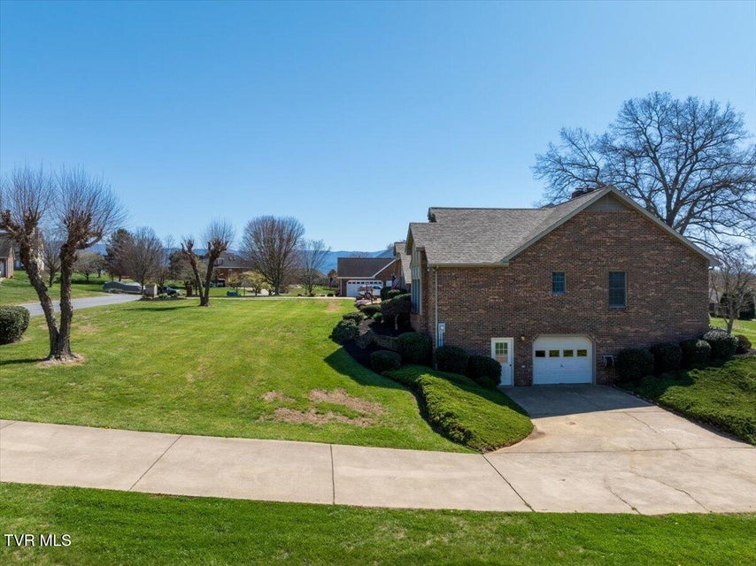 Photo #64: 185 Appian Way