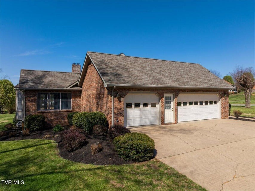 Photo #66: 185 Appian Way