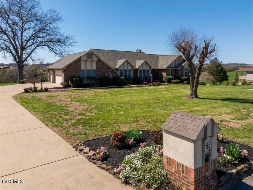 Photo #67: 185 Appian Way