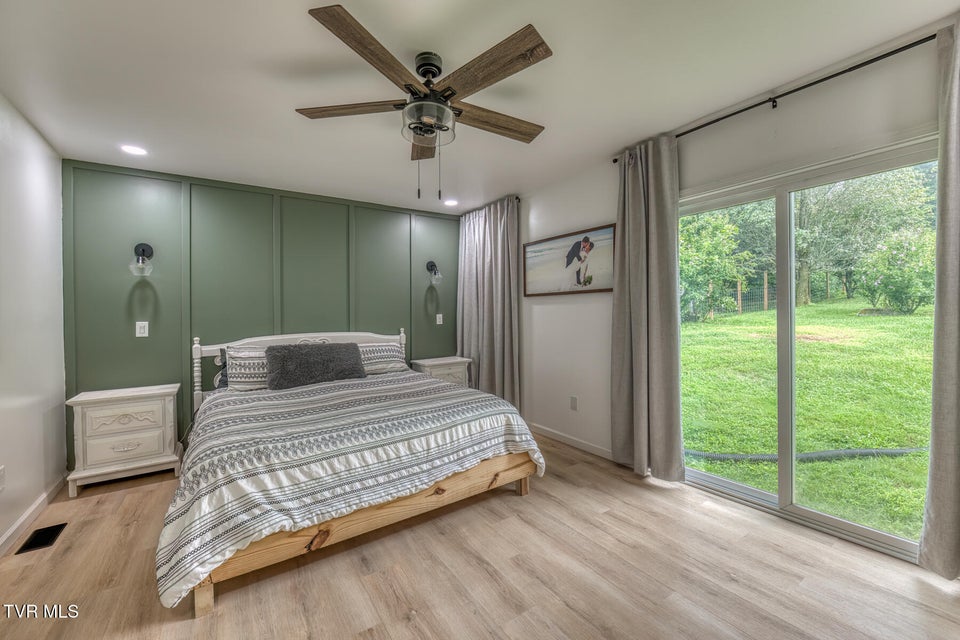 Photo #6: 1005 & 1009 Island Road